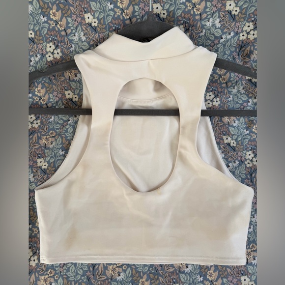 ALO Yoga Women's White Tank Top - Picture 2 of 4